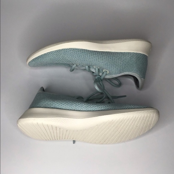 ALLBIRDS Tree Runner Sneaker in Clarity Blue. - Picture 7 of 11